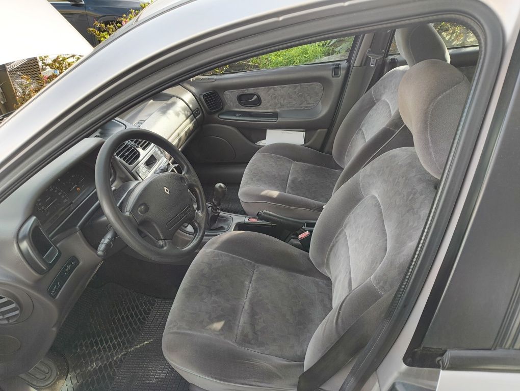 Renault Laguna 1.8 RT