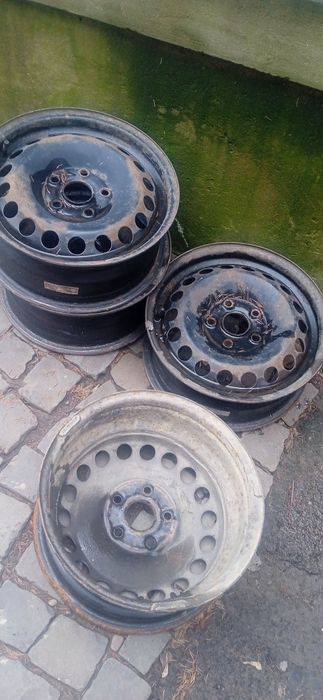 Диски для авто 15 залізні 6J* 15H2 ET47