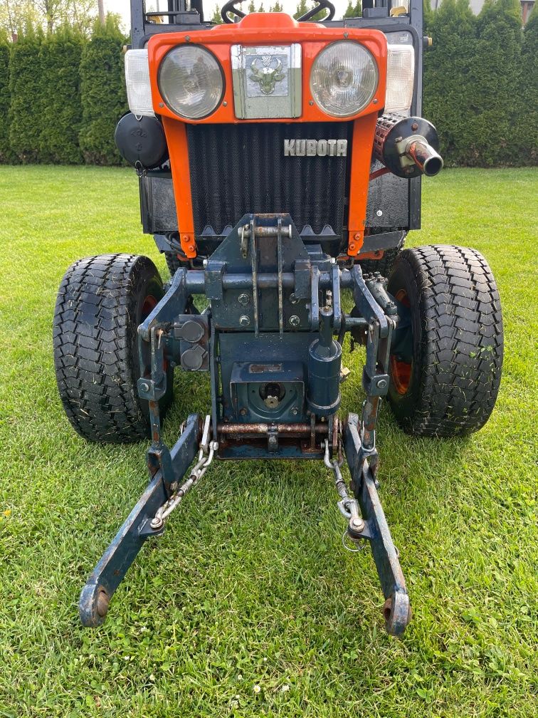 Traktorek Kubota B7400
