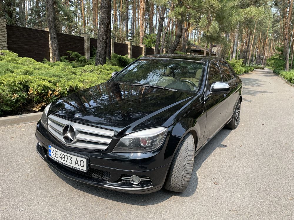 Продам mersedes w204 c 180 в хорошем состоянии