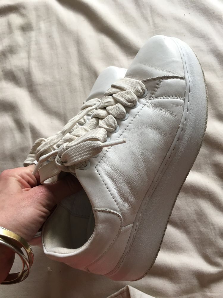 Białe buty Wojas, skórzane półbuty 36. Buty skóra