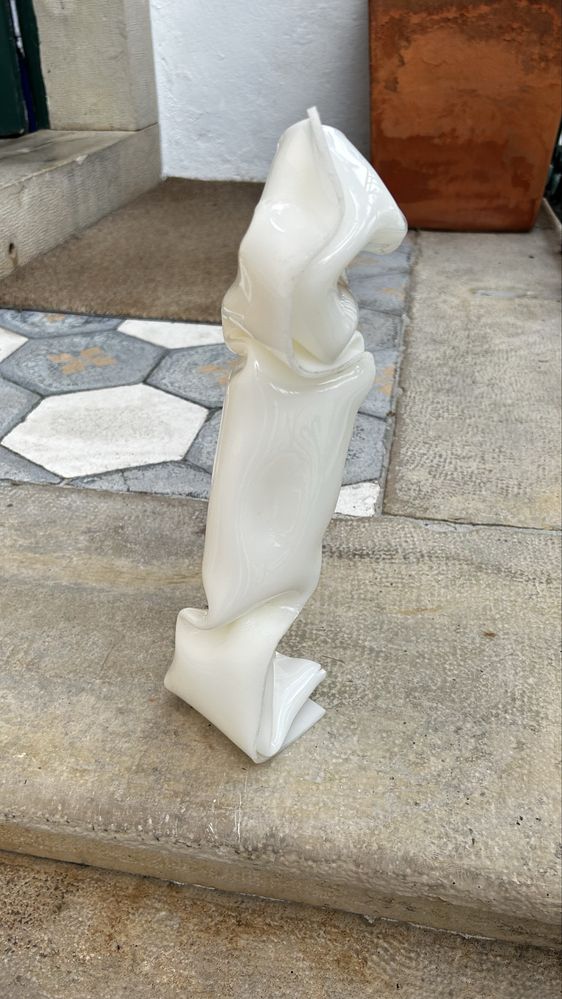 Escultura contemporânea rebuçado