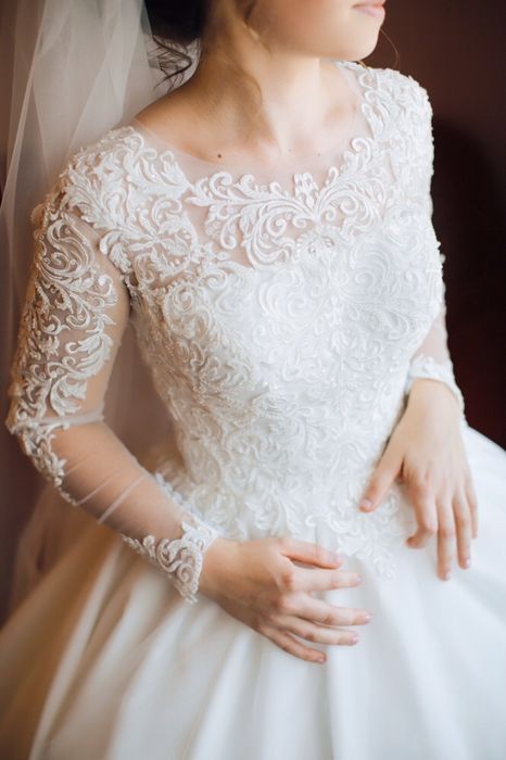 Весільна сукня