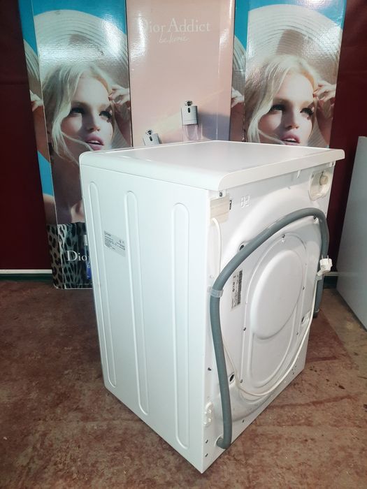 Прально-сушильна машинка Indesit XWDA 751680X W виробництва Італія