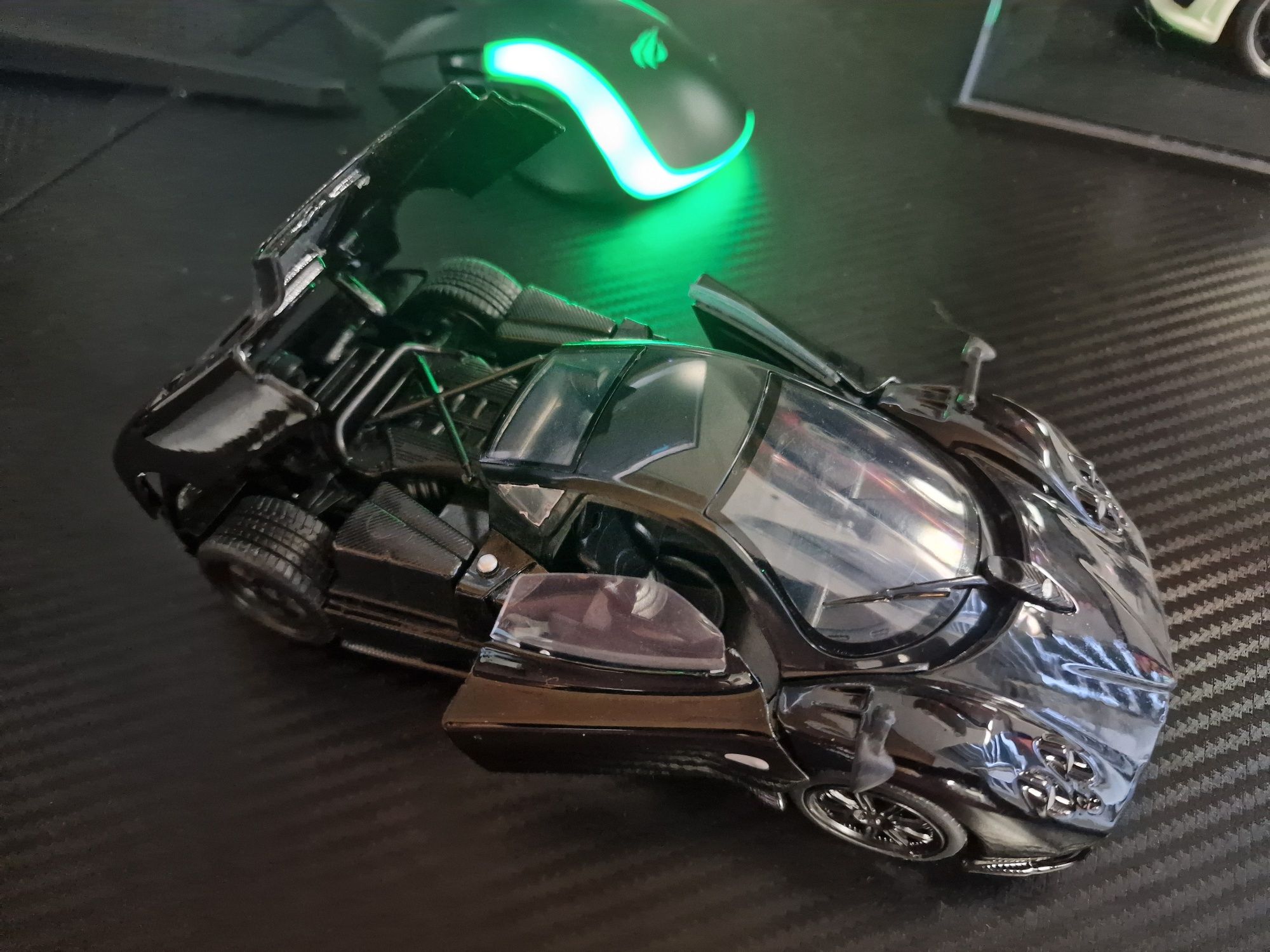 Pagani Zonda F 1:24