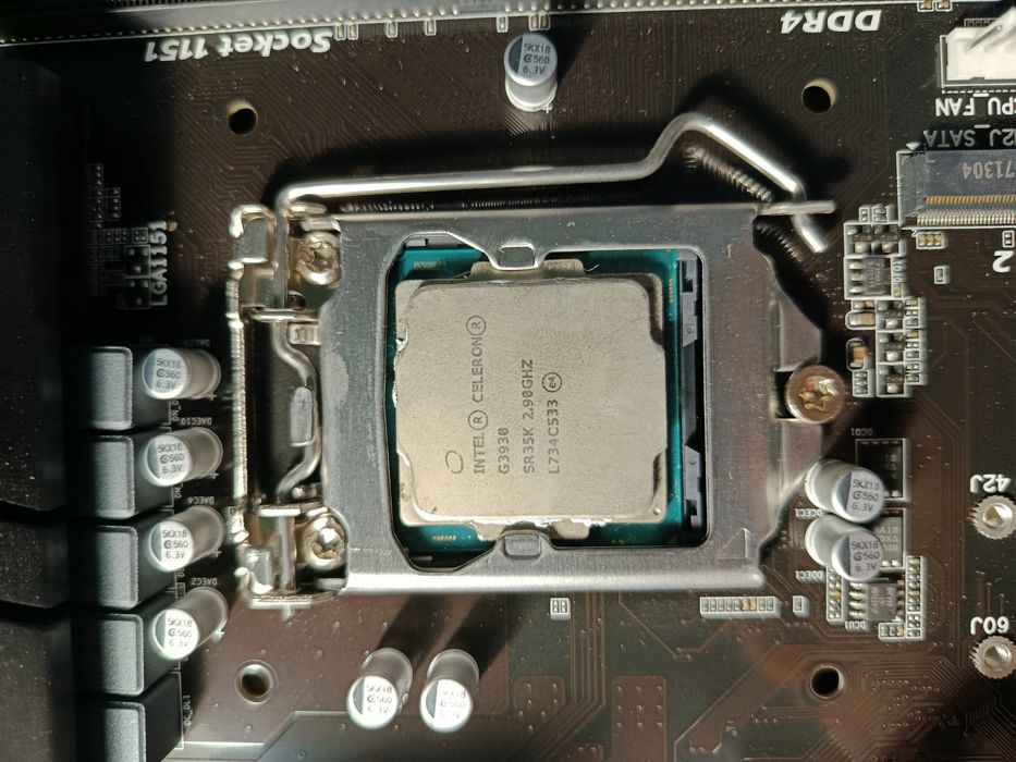 Motherboard gigabyte h110-d3a + celeron g3930