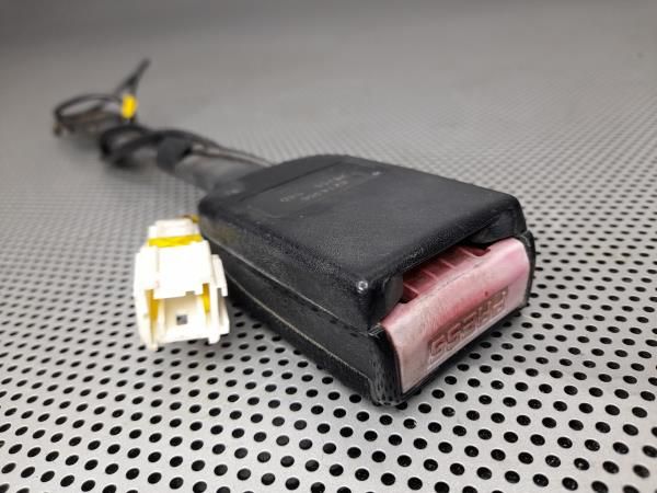 Encaixe de cinto frente esquerdo PEUGEOT 308 SW