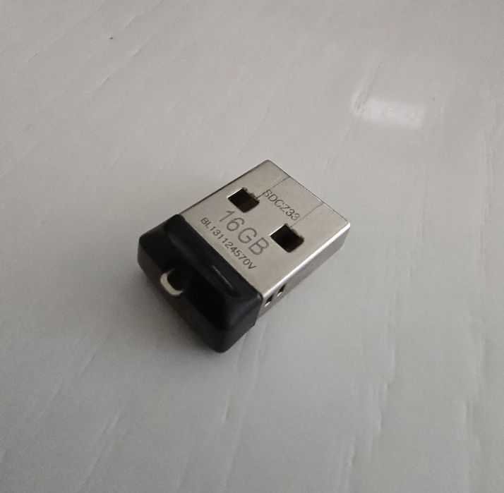 Флешка USB в отличном состоянии