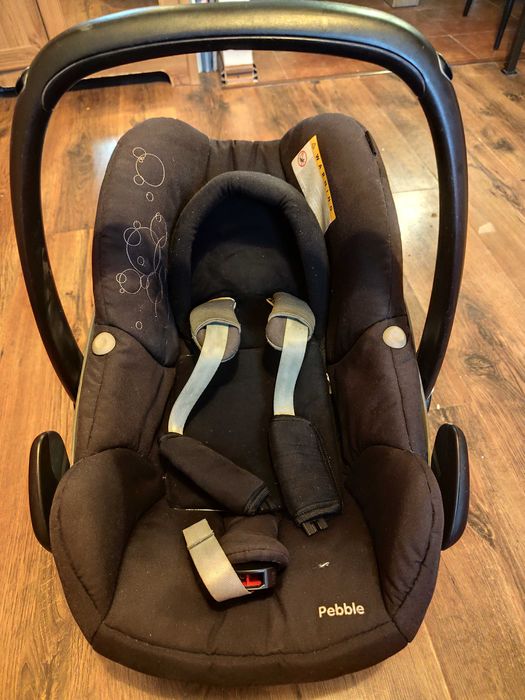 Fotelik samochodowy Maxi Cosi Pebble 0 - 13 kg z bazą
