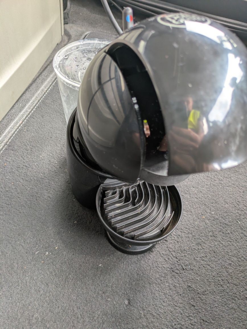 Máquina de café Dolce Gusto com garantia e fatura