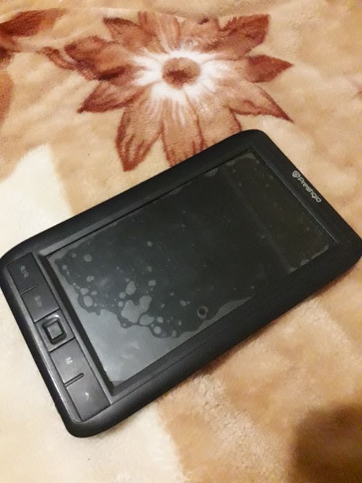 Продам Електронну книгу "7"  Prestigio