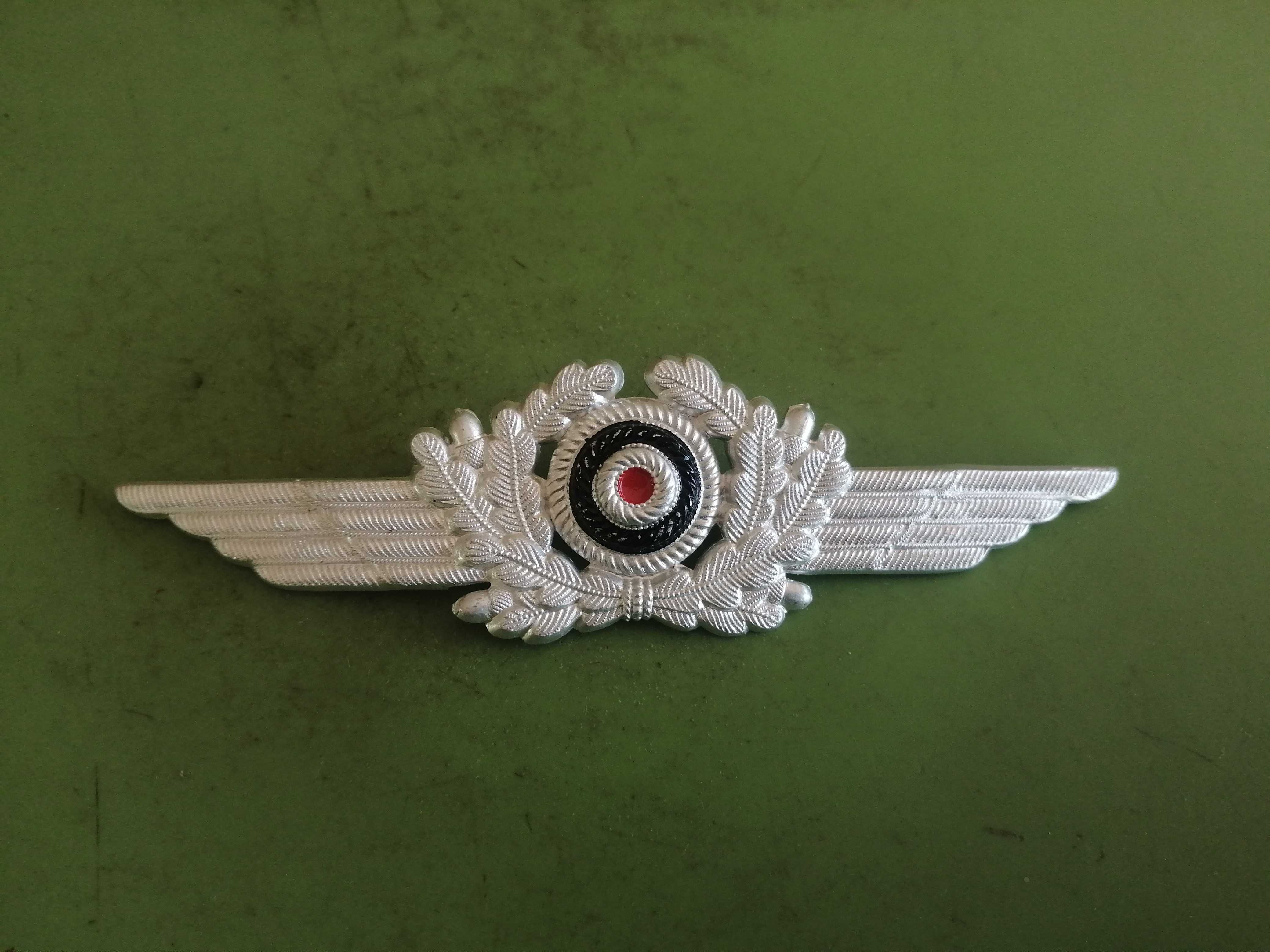 Wieniec z czapki pilota Luftwaffe