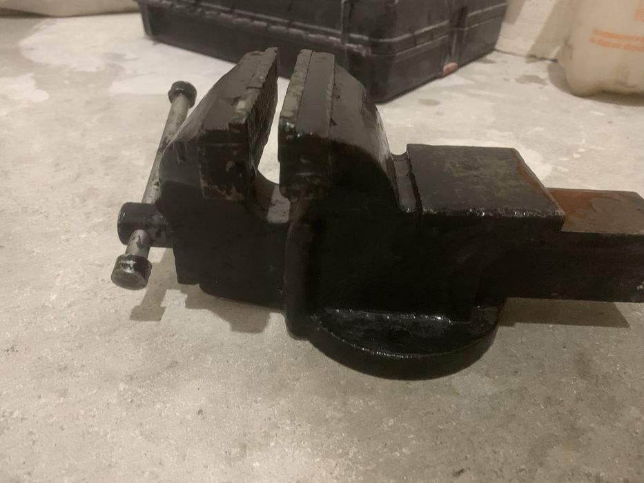 Продам Тиски слюсарні