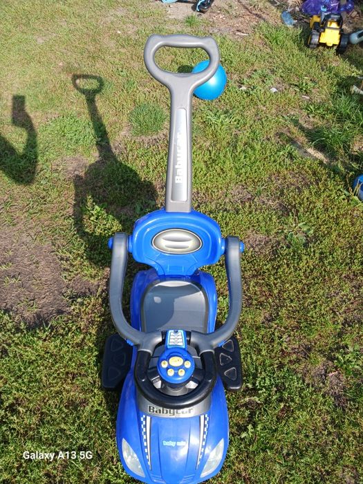 Autko jeździk-pchacz Babycar