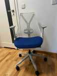 Fotel biurowy Herman Miller SAYL - ultraergonomiczny i komfortowy