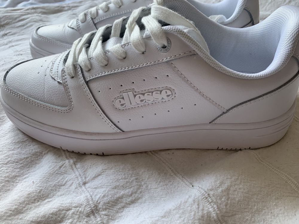 Wygodne sneakersy   ellesse skóra nowe