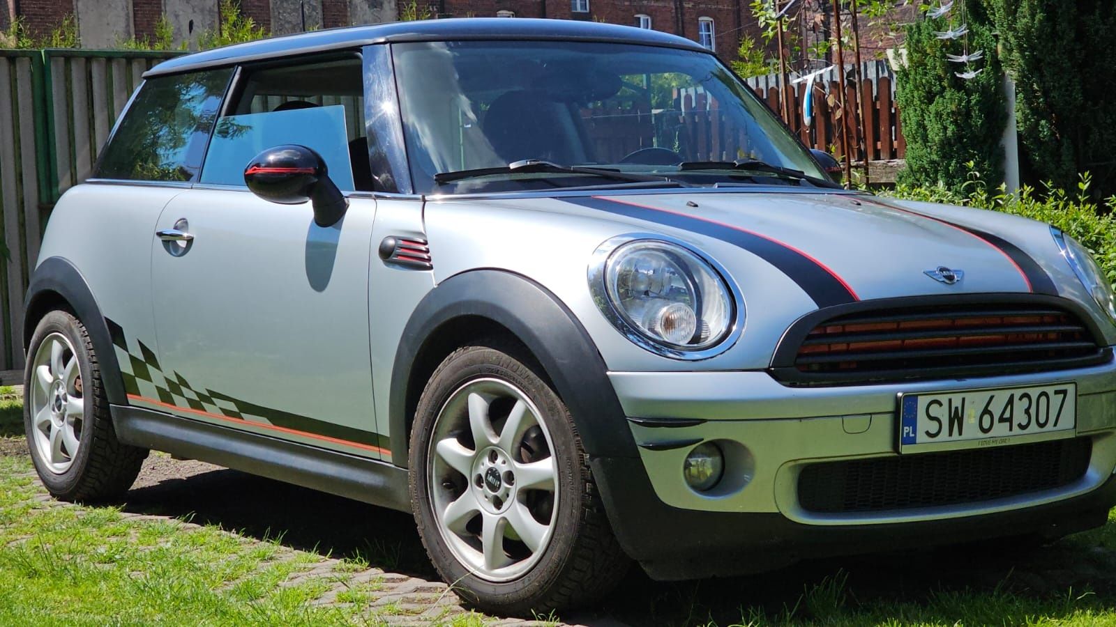 Mini. Cooper.   R56