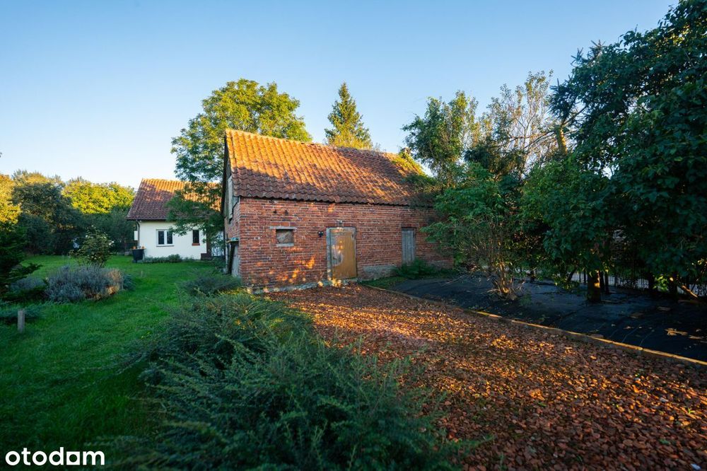 Siedlisko w stylu vintage w Bornicach, dom i budyn