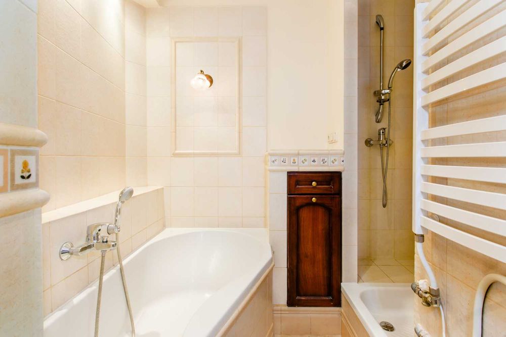 Pokój dla młodej osoby - duży - wysoki standard - ścisłe centrum!