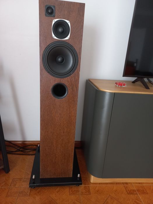 Colunas hifi artesanais