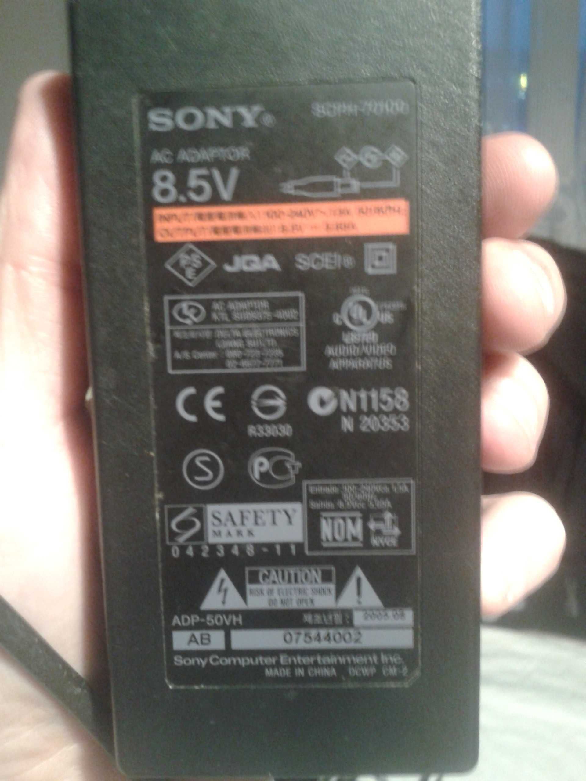 Sprzedam konsole PlayStation2,oryg okablowanie,2pady,karta pamieci.