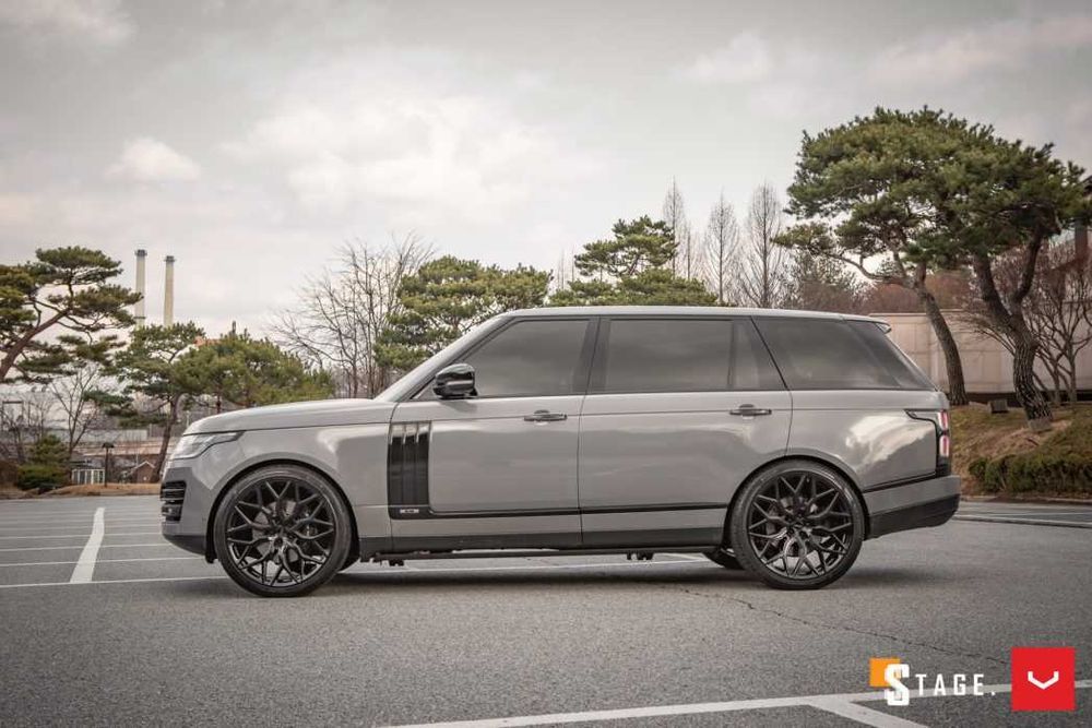 Новый комплект диски Vossen + шины R23 на Range Rover Vogue Sport