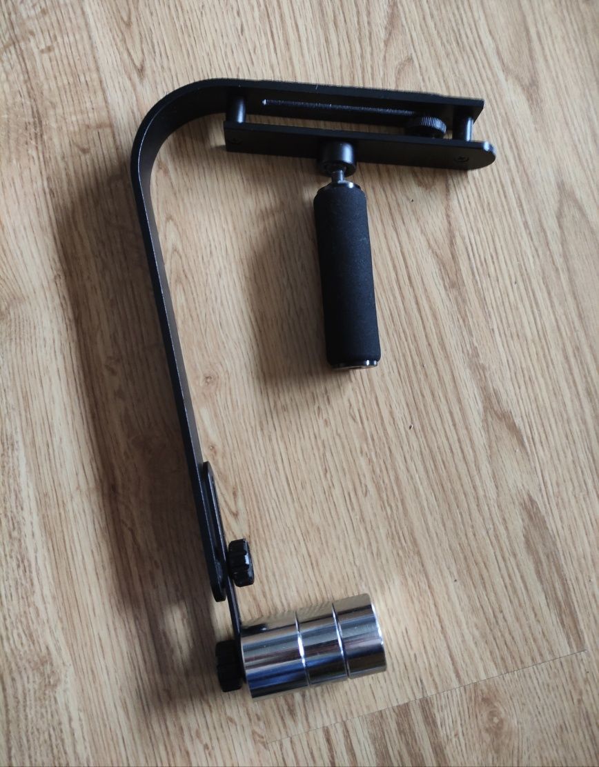 Stabilizator kamer i aparatów