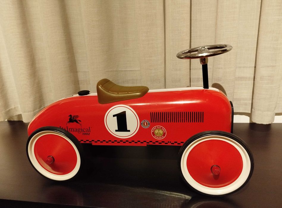 Carro de metal vintage