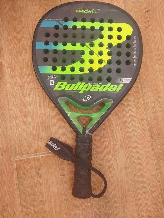 Raquete de Padel Bullpadel usada