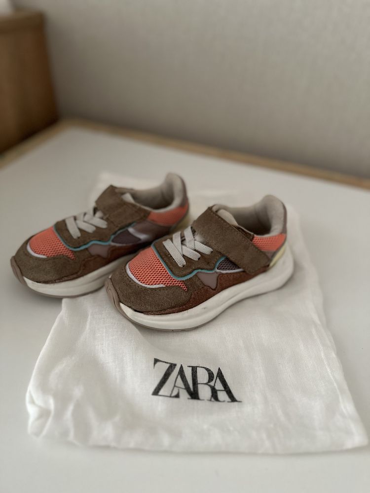 Кросівки ZARA