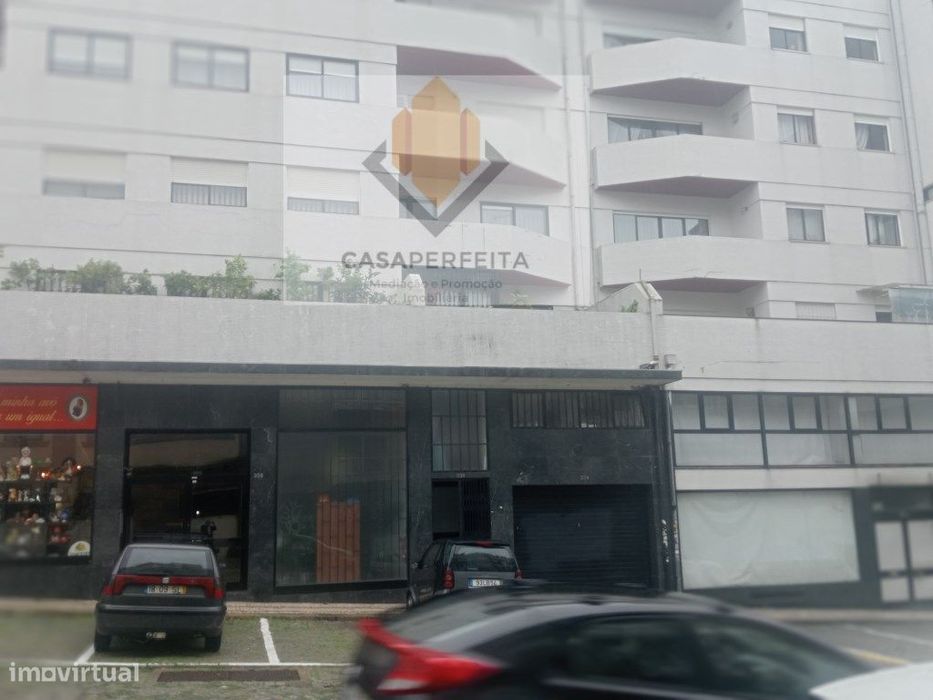 Apartamento T3 com Varanda e Garagem para 2 carros - Rua da Alegria...