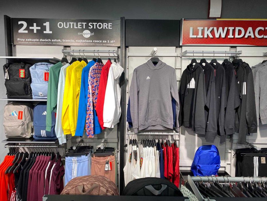 Meble do salonu z odzieżą i obuwiem