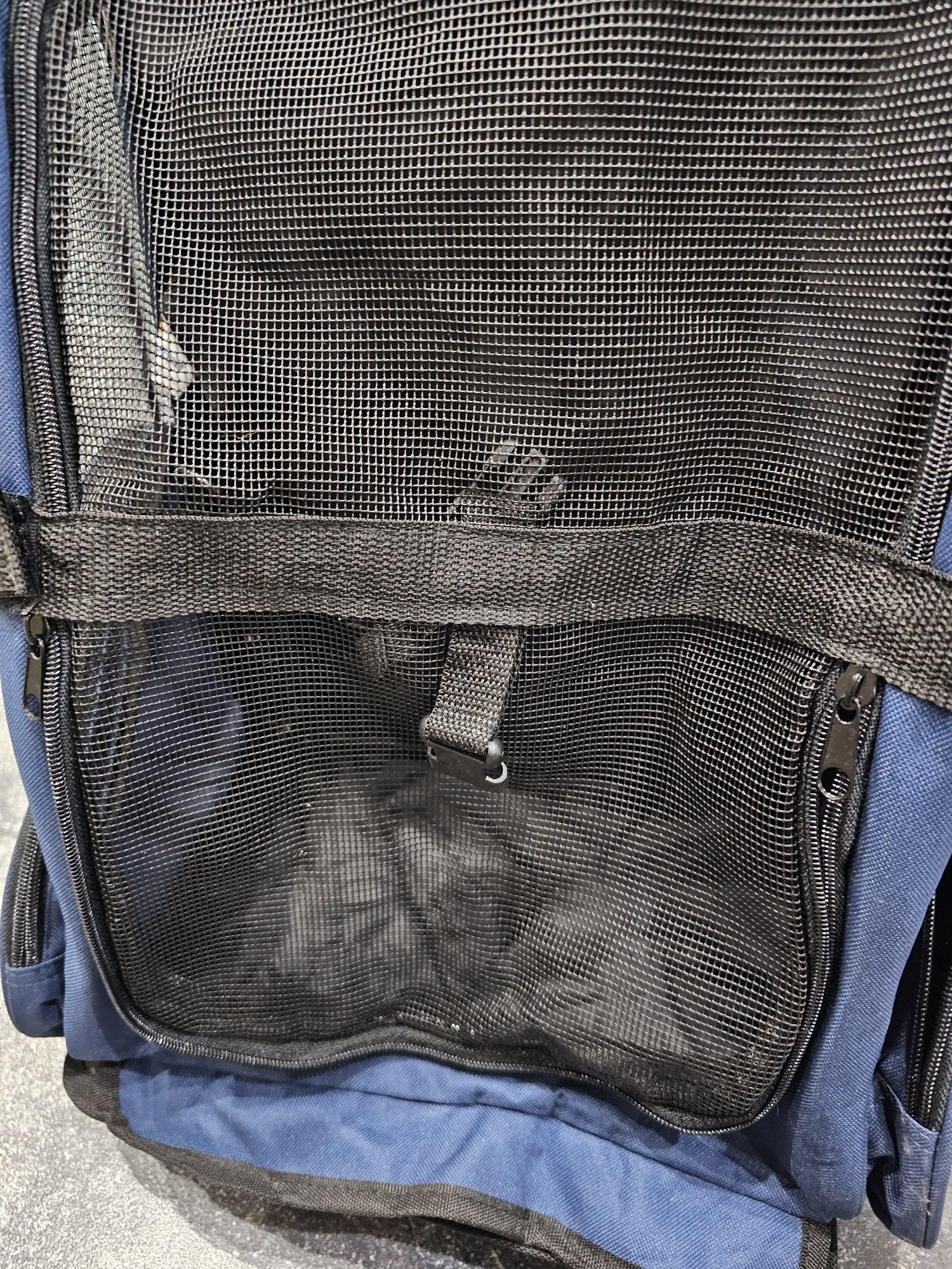 Mochila / mala com rodas para transporte de animais