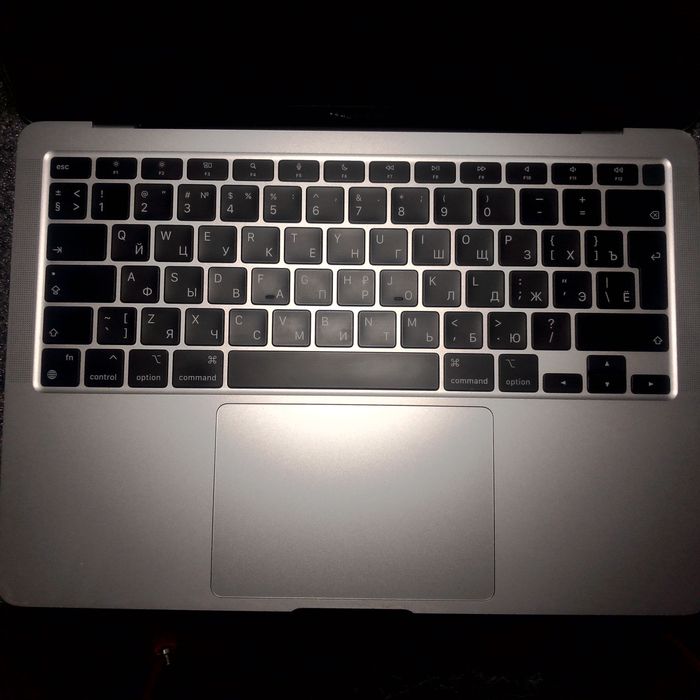 MacBook Air 2020 M1 custom 16/256 недоліки