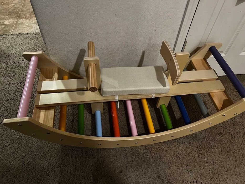 Kolorowy drewniany koń na biegunach łuk drabinka 3 w 1 dla dzieci