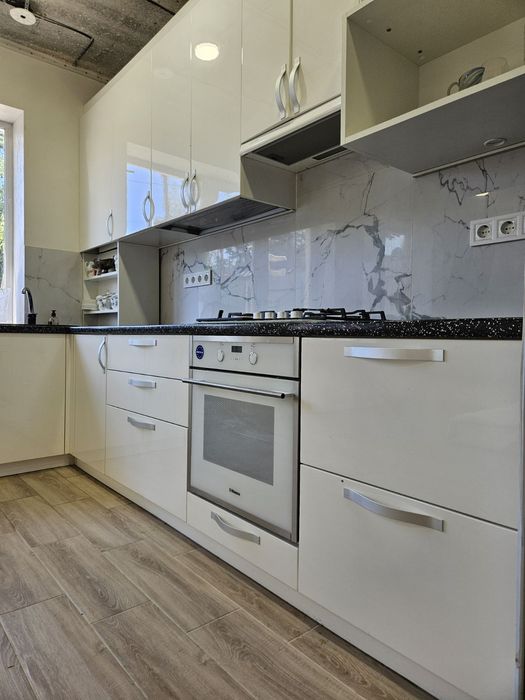 Кутовий Таунхаус з ремонтом, центральні комунікації, газ, ПРОГРАМИ