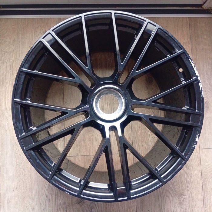 Felga Porsche Panamera 976 GTS Turbo S E-Hybrid 21"