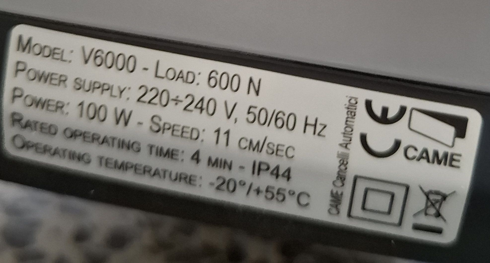 Kit CAME V6000 de automatização para portas seccionadas e basculantes