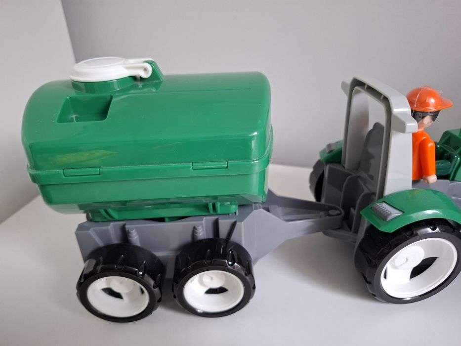 Zestaw traktor, cysterna, wywrotka, koparka, widlak
