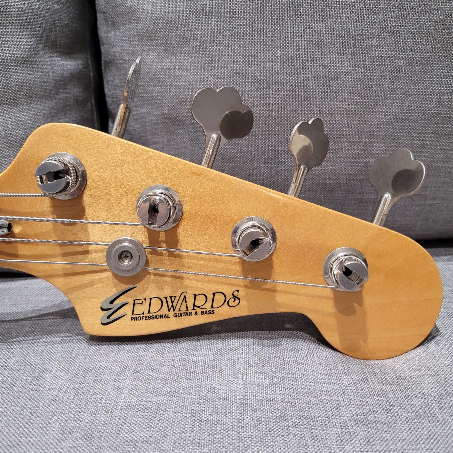 Edwards Jazz Bass kopia Fender Japan