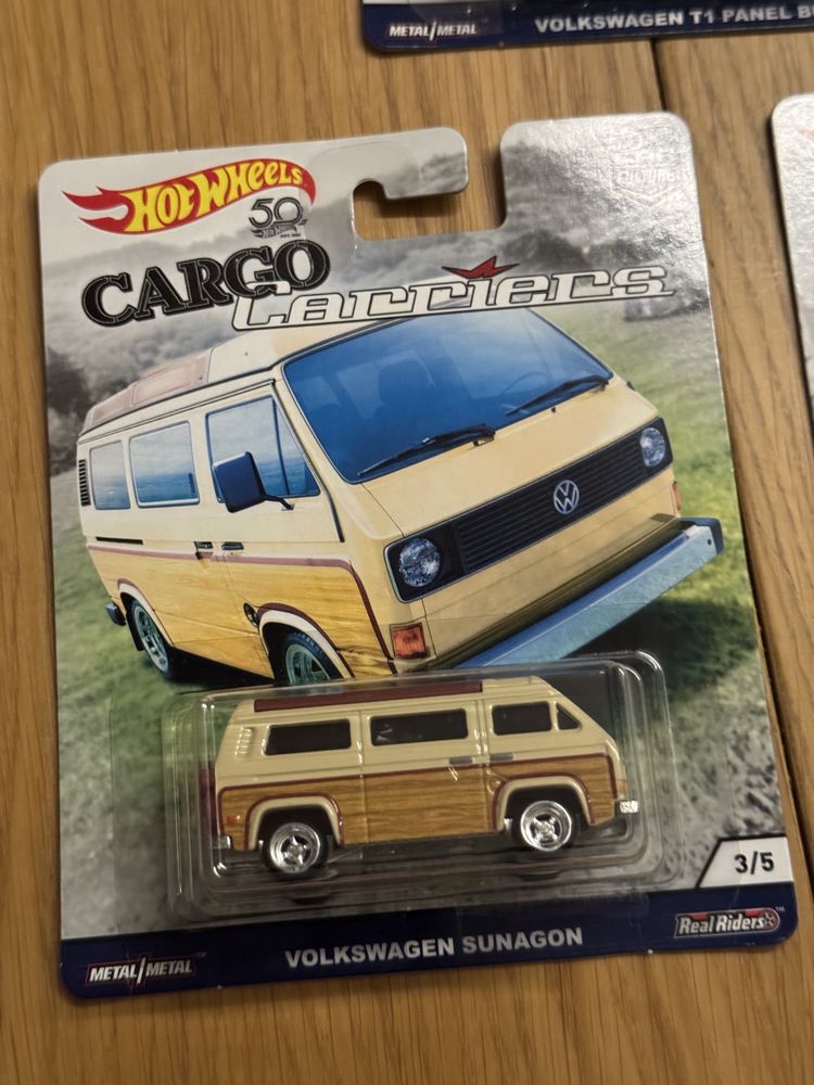 Hot Wheels Premium zestaw Cargo Carriers VW Sunagon T1 Moon GULF