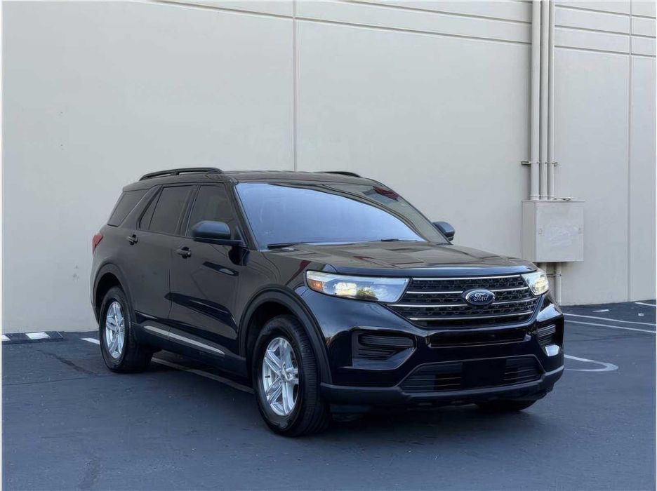 Ford Explorer XLT      2022