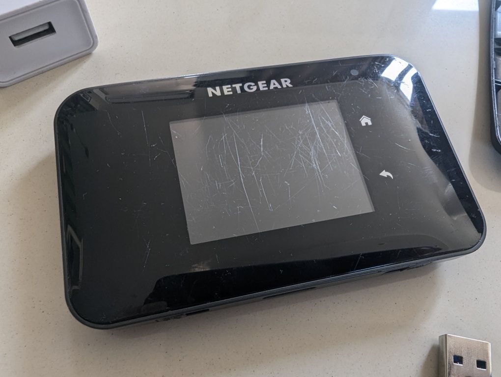 Router Netgear Aircard 810 LTE 4G 600 Mbps wifi hotspot internet modem