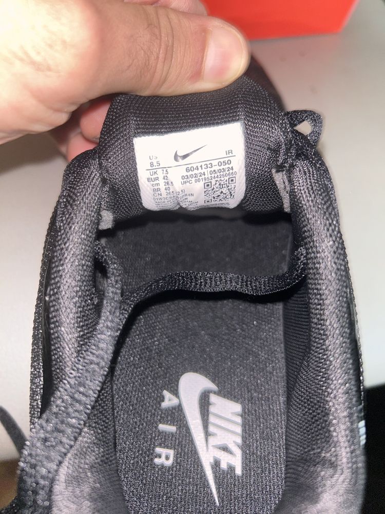 Nike tn all black
