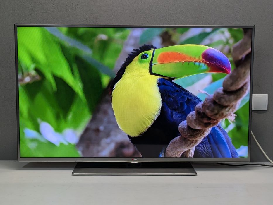 LG 47LB650V 3D Full HD IPS Smart TV Wi-Fi webOS тюнер T2 / S2