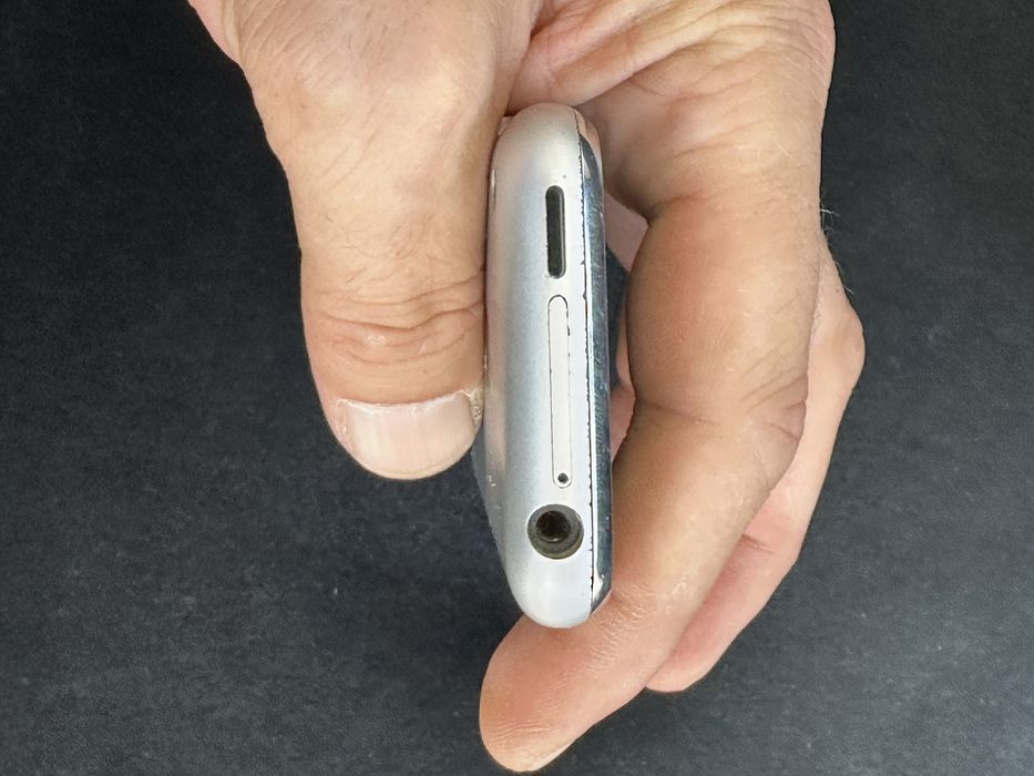 Продаю мобильний телефон iphone 2