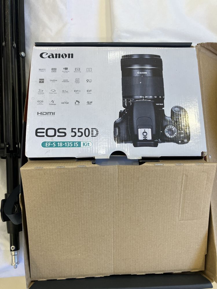 Aparat fotograficzny Canon Eos550D