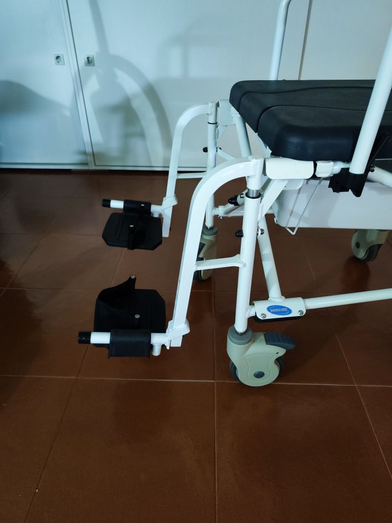 Cadeira de banho INVACARE como nova