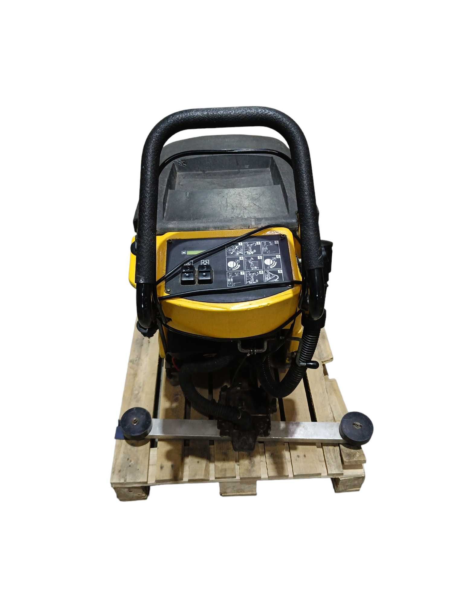 Акумуляторна Підлогомиюча машина Karcher BR 530 + нові акумулятори