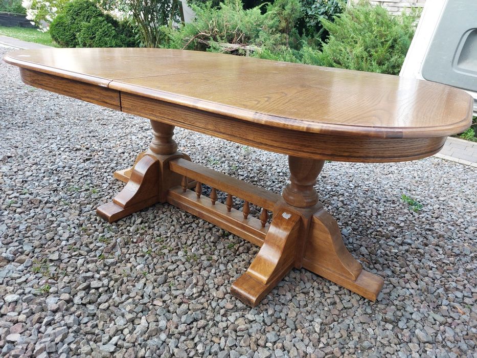 Komplet mebli drewnianych, stół rozkładany i  6 krzeseł